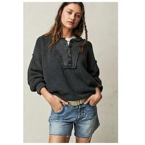 Free People Ivy Mid Rise Short Size 26